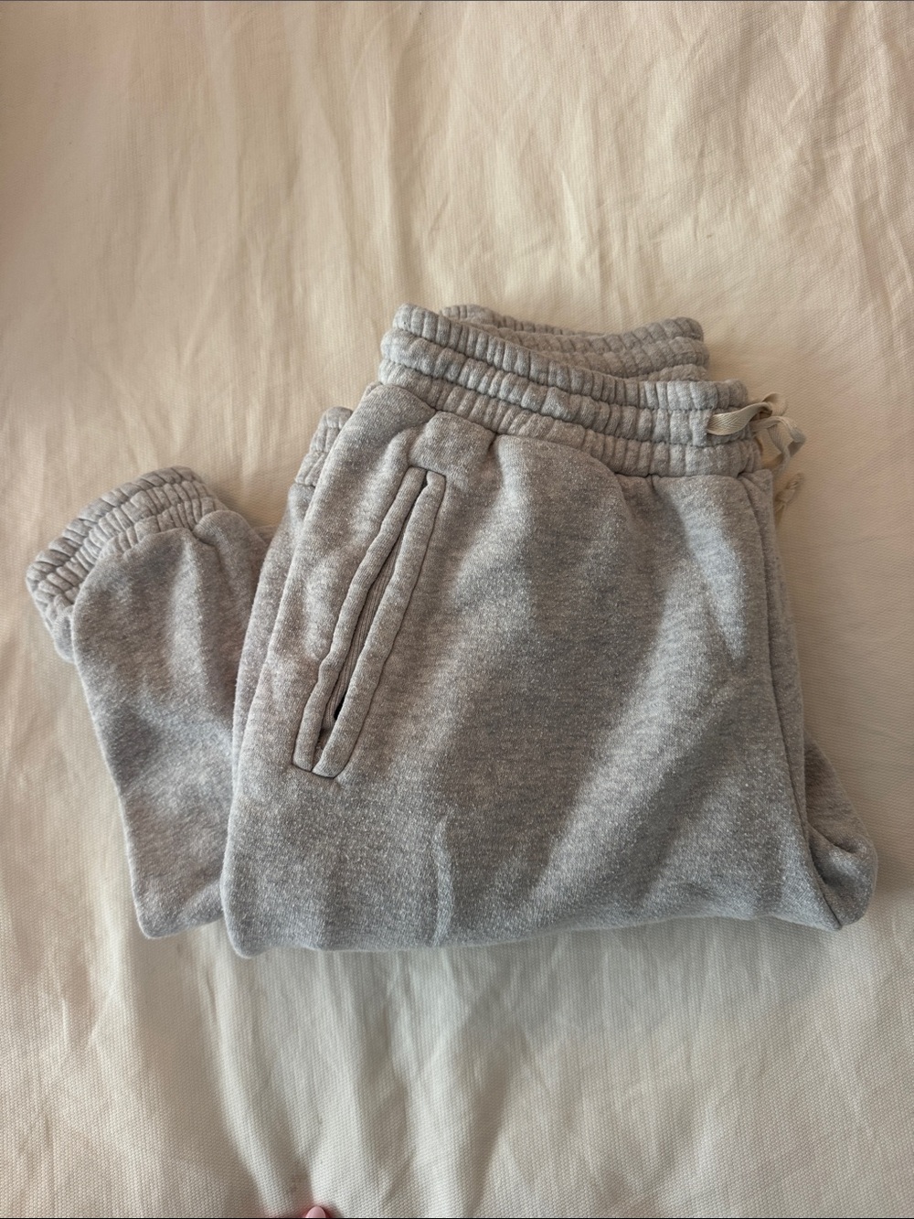 Brandy Melville Gray Fleece Jogger Pants - Comfort Fit